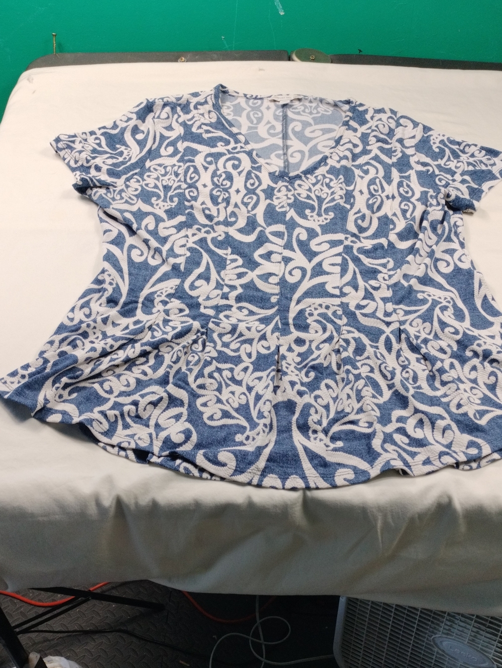 Westport Blue and White V-Neck Short Sleeve Tunic Top Size Petite XL. #2